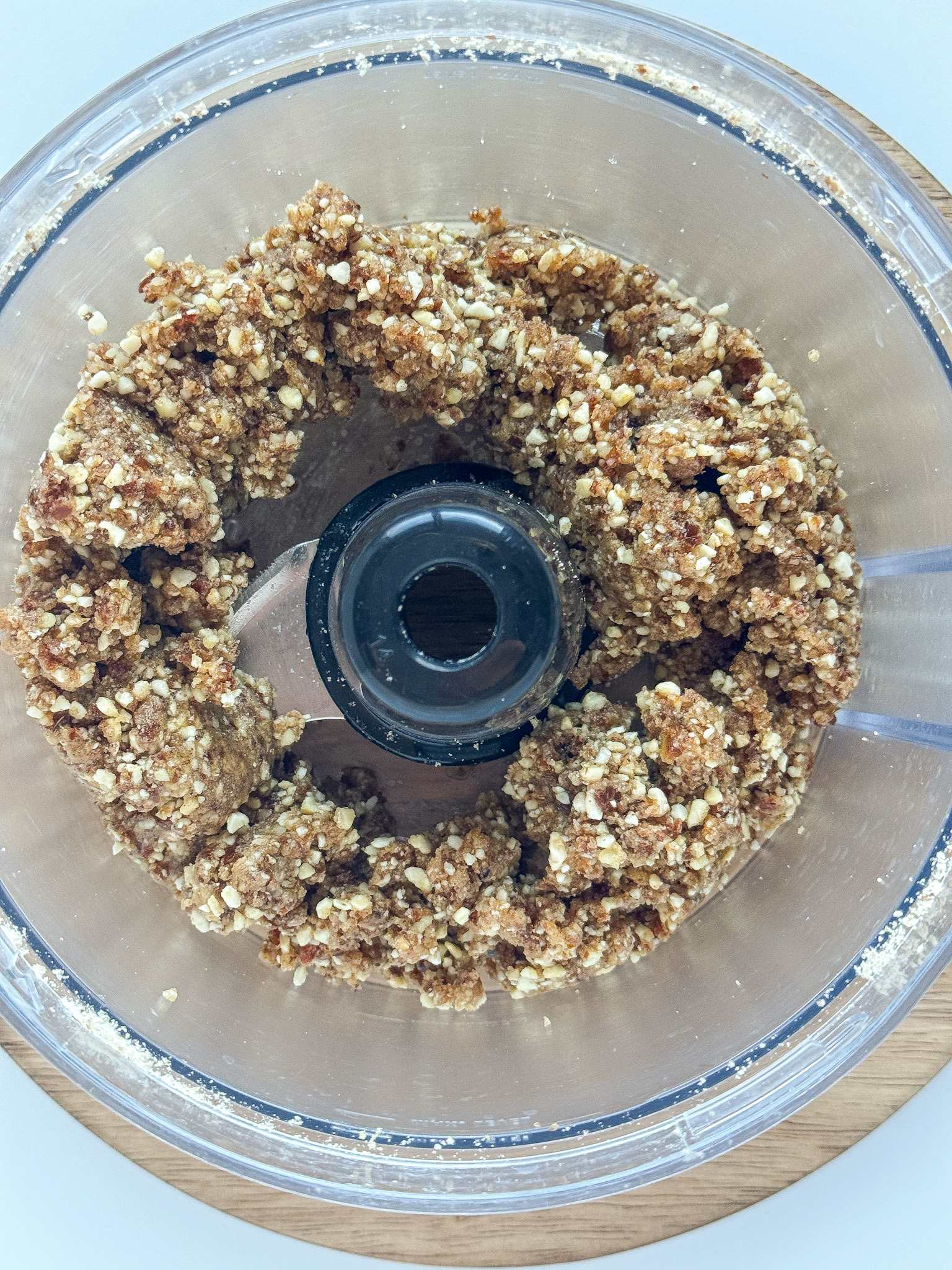 oatmeal raisin cookie energy balls (grain free!)