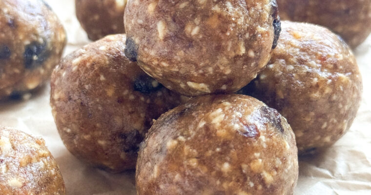 Oatmeal Raisin Cookie Energy Balls (Grain-Free!)